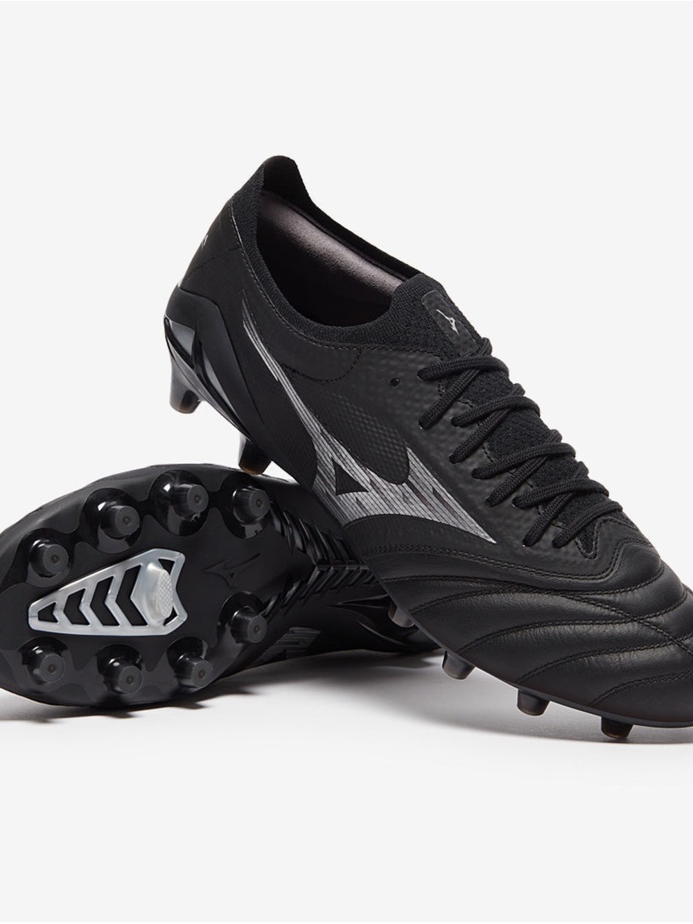 Brand New Mizuno Morelia Neo IV Pro K1 FG Black Cleats with Silver Accents